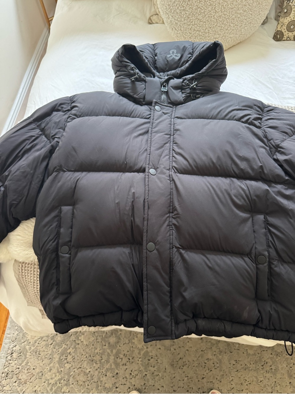 Aritzia Black Shorty Super Puff Quilted Puffer Jacket XL EUC